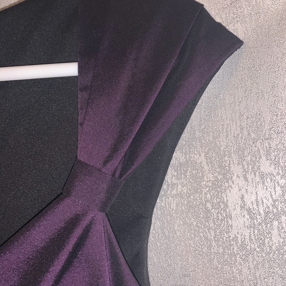 Le Chateau Made in Canada Dress - Picture 4 of 6